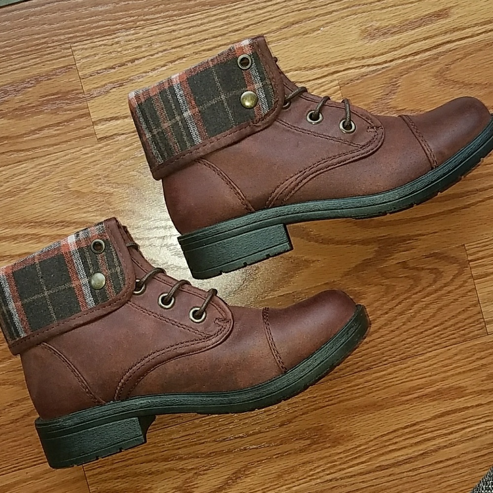 BRAND NEW Plaid Booties